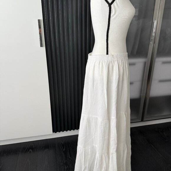 Faherty Skirt- White - Picture 3 of 4